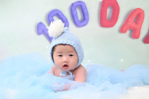 绥化宝宝尿少尿黄怎么回事